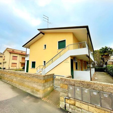 Villa Daniela Carraro Immobiliare - Family Apartments Lido di Jesolo Exterior photo